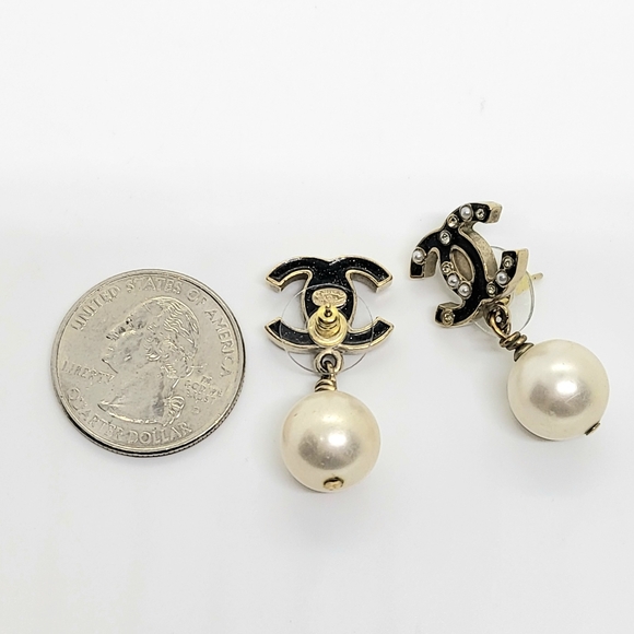 CHANEL Black CC Crystal Pearl Dangle - Picture 5 of 9